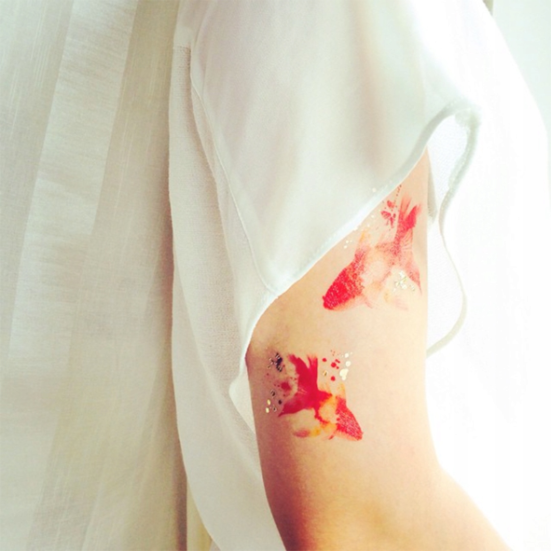 Tattoo złota rybka tatuaż Paperself naklejany rękę