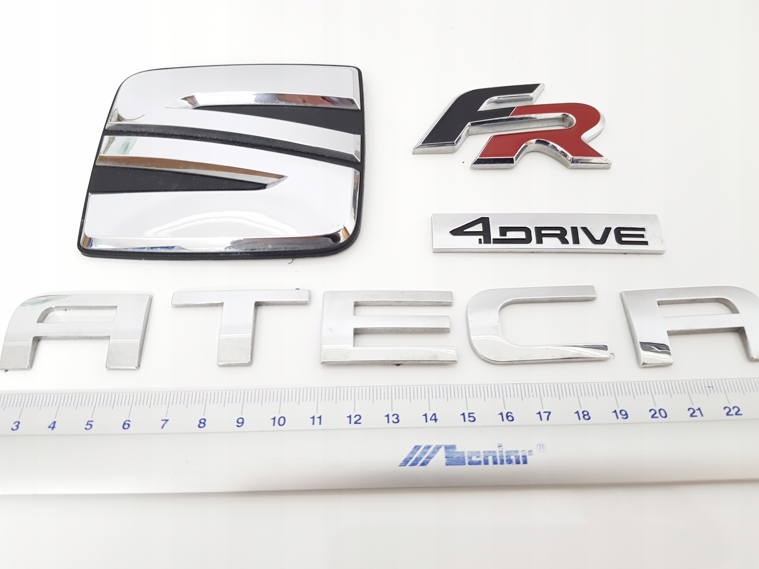 853 630 - SEAT ATECA FR 4 DRIVE 575 ЗНАЧОК ЭМБЛЕМА НАДПИСЬ