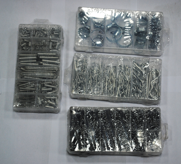 

Zestaw: sprężyny, zawleczki, obejmy, wałki spręż.