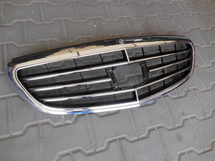 Mercedes C 205 Grill Atrapa Pod Distronic