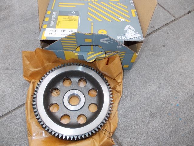 7421049439 - ШКИВ ГРМ RENAULT MASTER ORIG НОВЫЙ 7421049439*