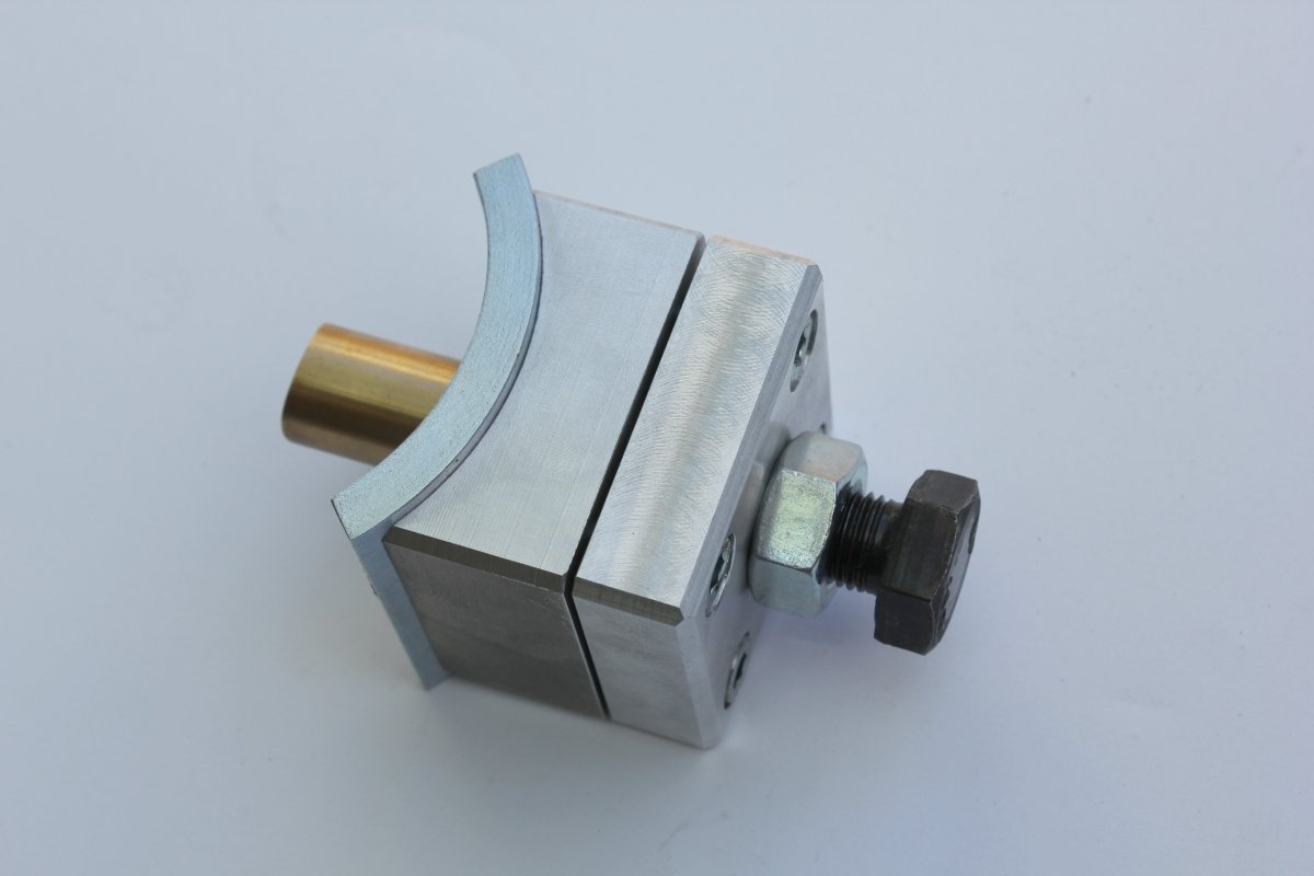 FTWL-VAG4TH - Опора 4-й коробки передач 02M 02Q VW Audi R32 DRAG