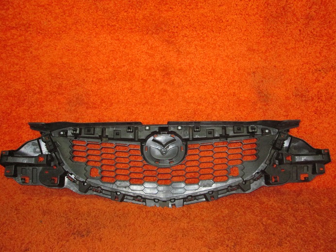 2012r- Mazda Cx5 a maska předek nárazníku lišta krytka před liftem