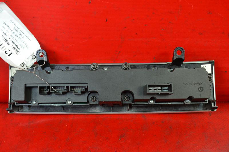 WŁĄCZNIK ŚWIATEŁ AWARYJNYCH MERCEDES C-KLASA W203 Producent części Inny