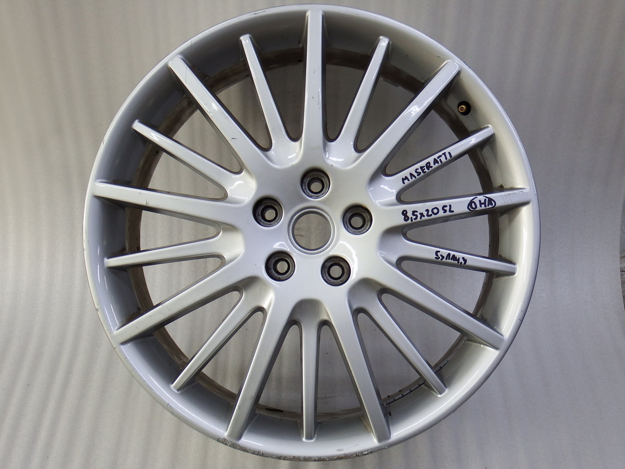 ДИСК MASERATI GHIBLI 8,5x20 Et52 5x114,3 OEM