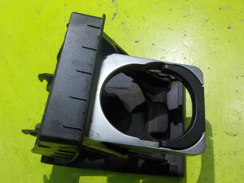 SCANIA R ПІДСТАКАННИК