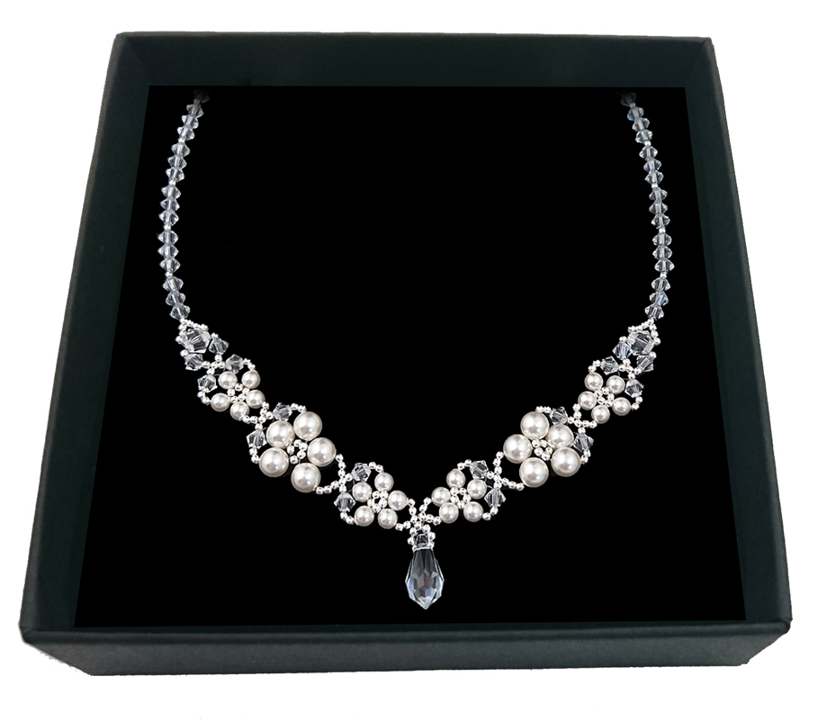 

Naszyjnik z kryształów i pereł Swarovski 1912