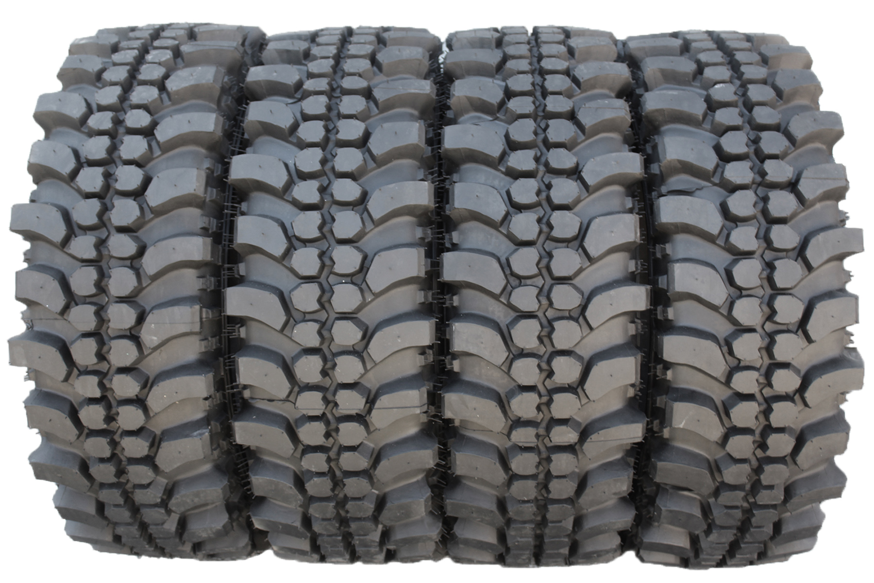 4x 235/75R15 TERESTRIÁLNE PROTEKTOROVACIE PNEUMATIKY TREKKER