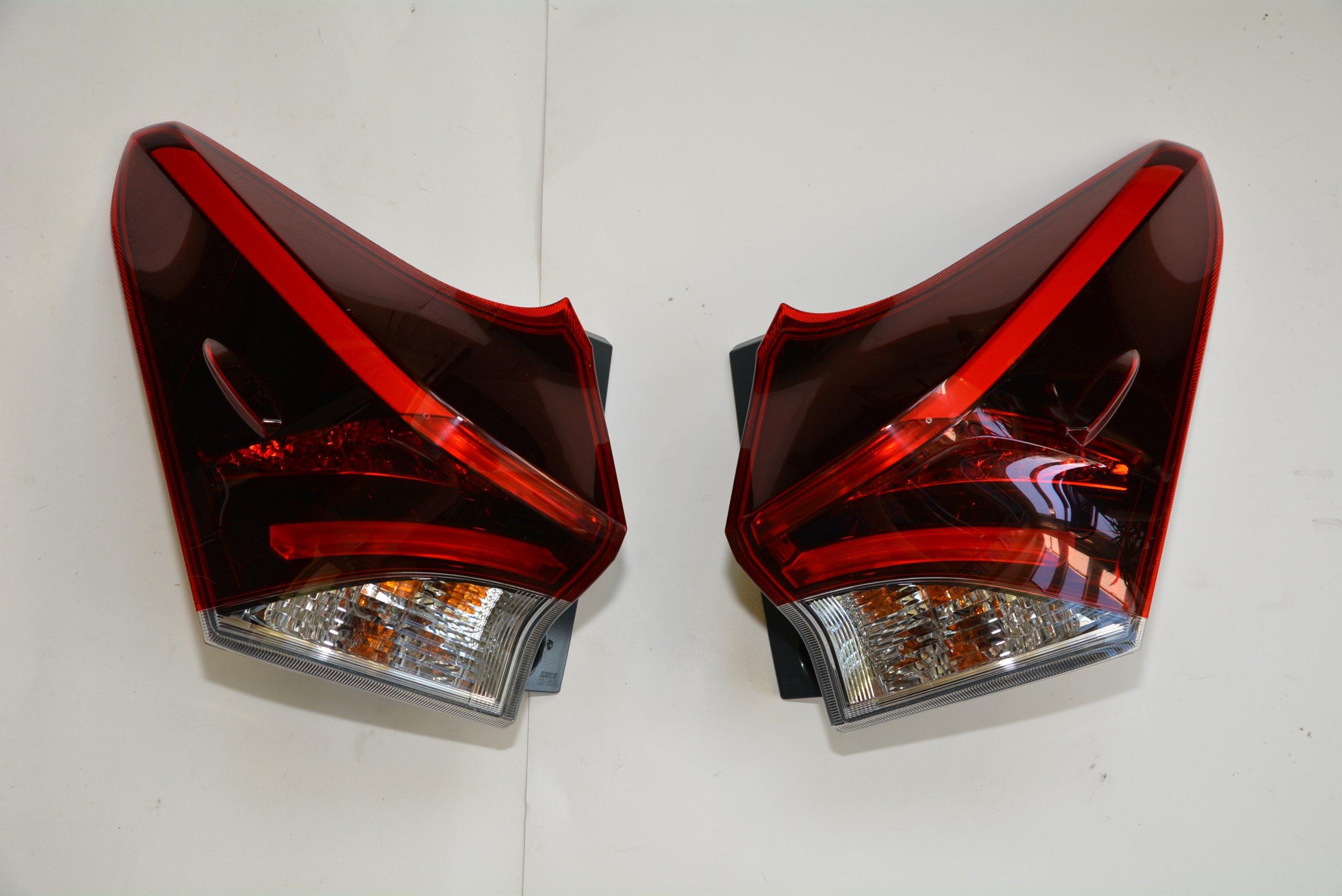 ФАРА ЗАДНЯЯ LED AURIS II016r HB УНИВЕРСАЛ LH RH