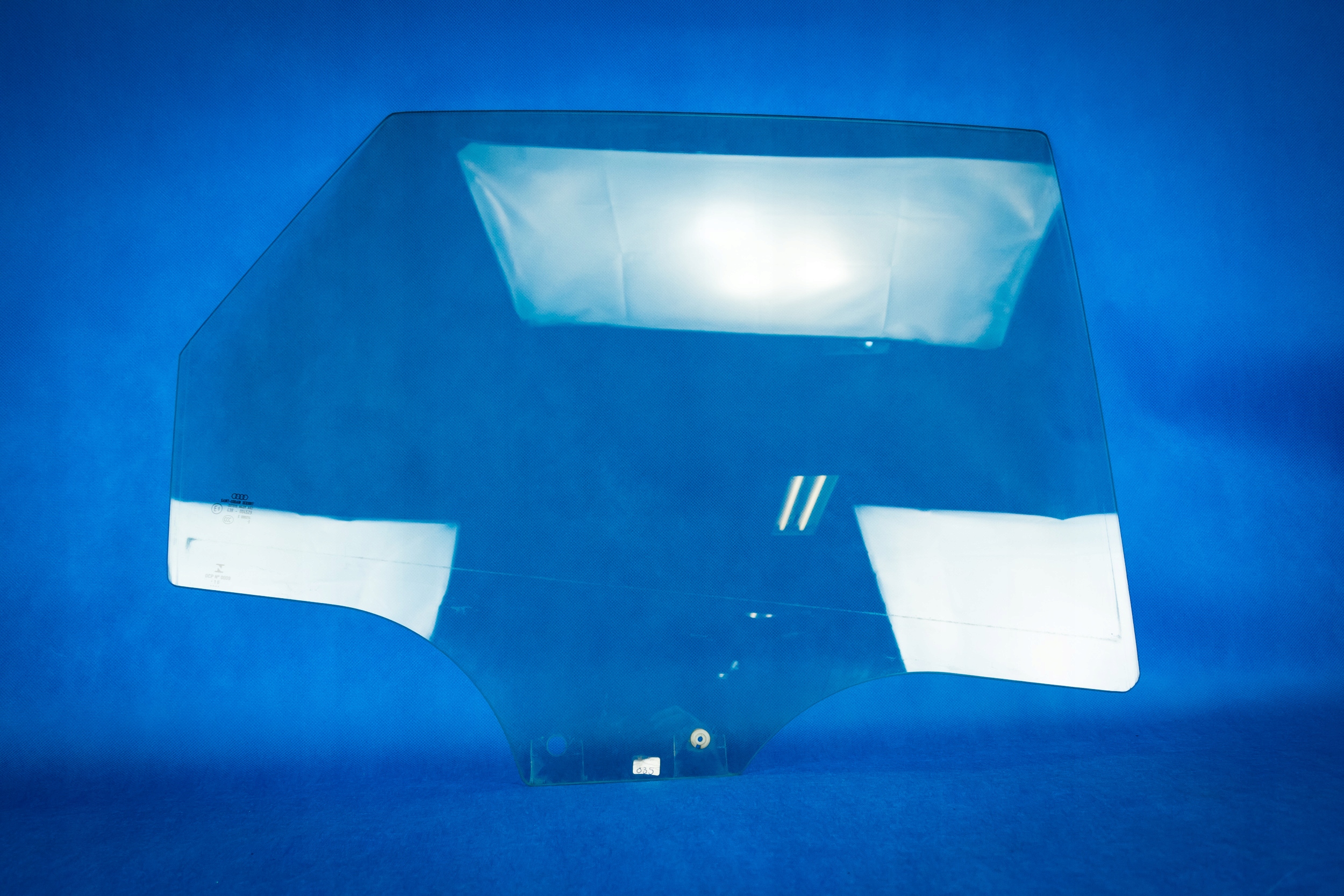 Скло задньої правої двері Audi Q5 SQ5 80A 80A845206