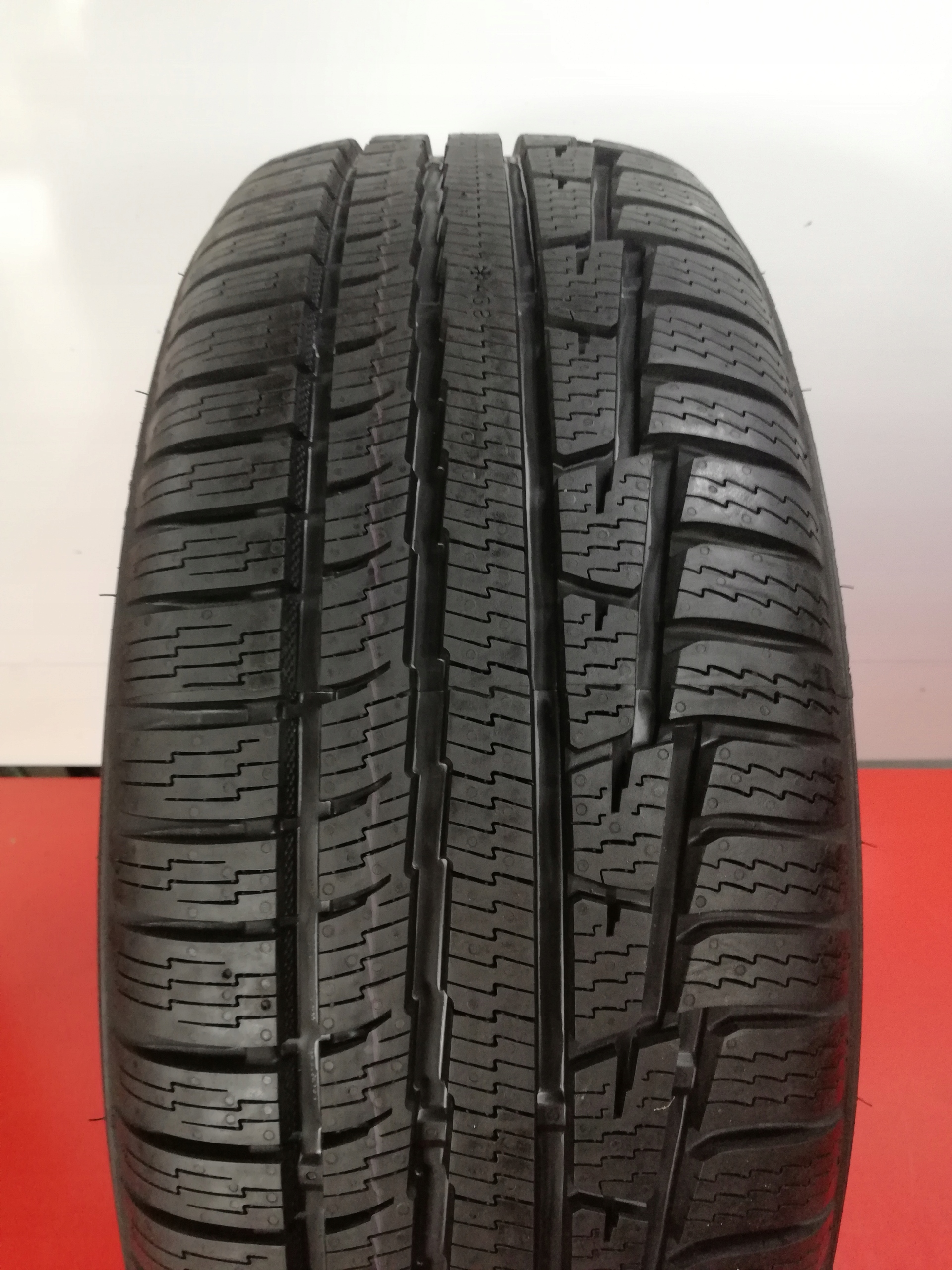 215/60R16 NOKIAN WRG3 NOWA Sezon zimowe