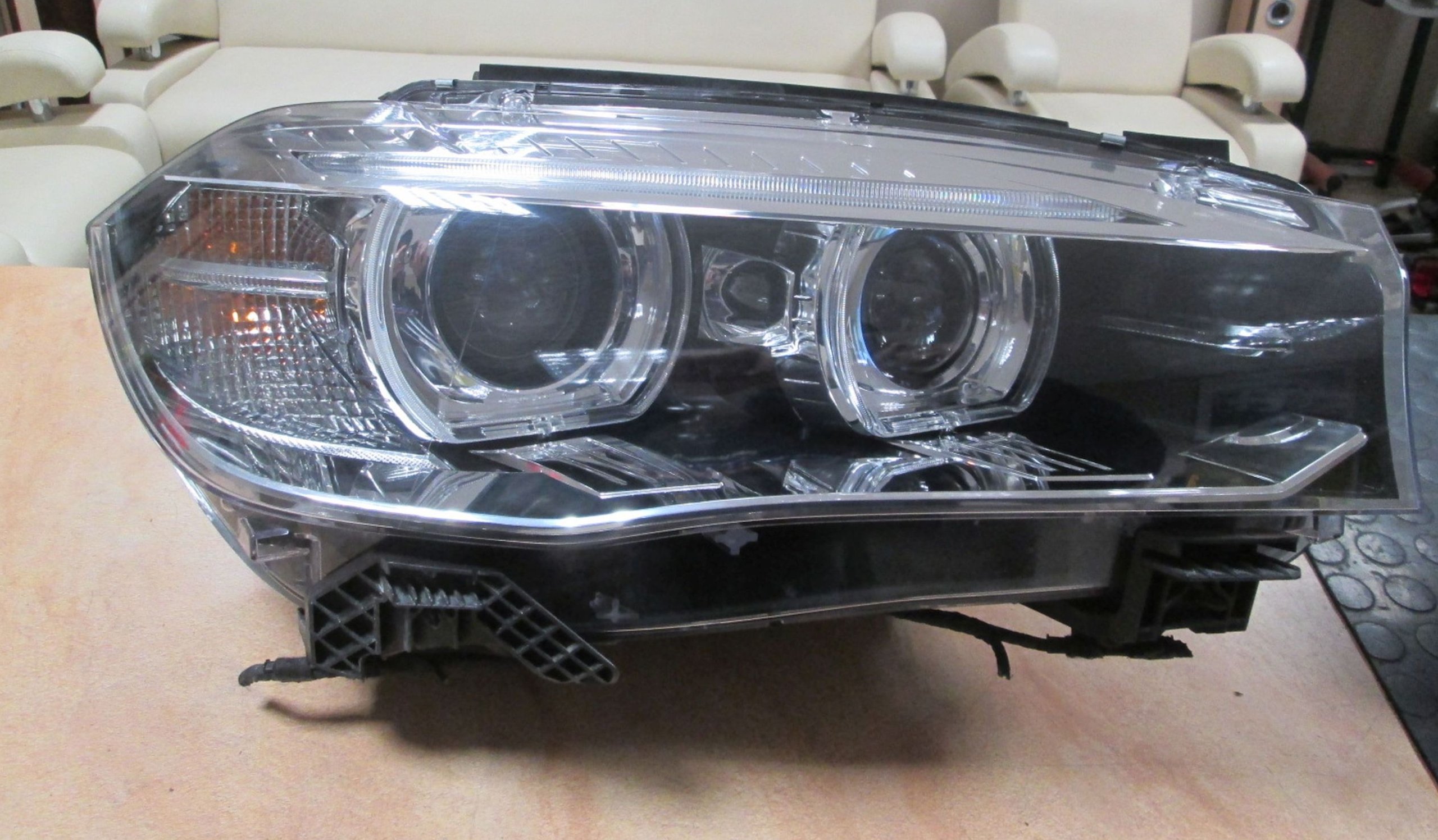 BMW X5 X6 F15 F16 ФАРА КСЕНОН ПЕРЕД ПРАВА 7290054