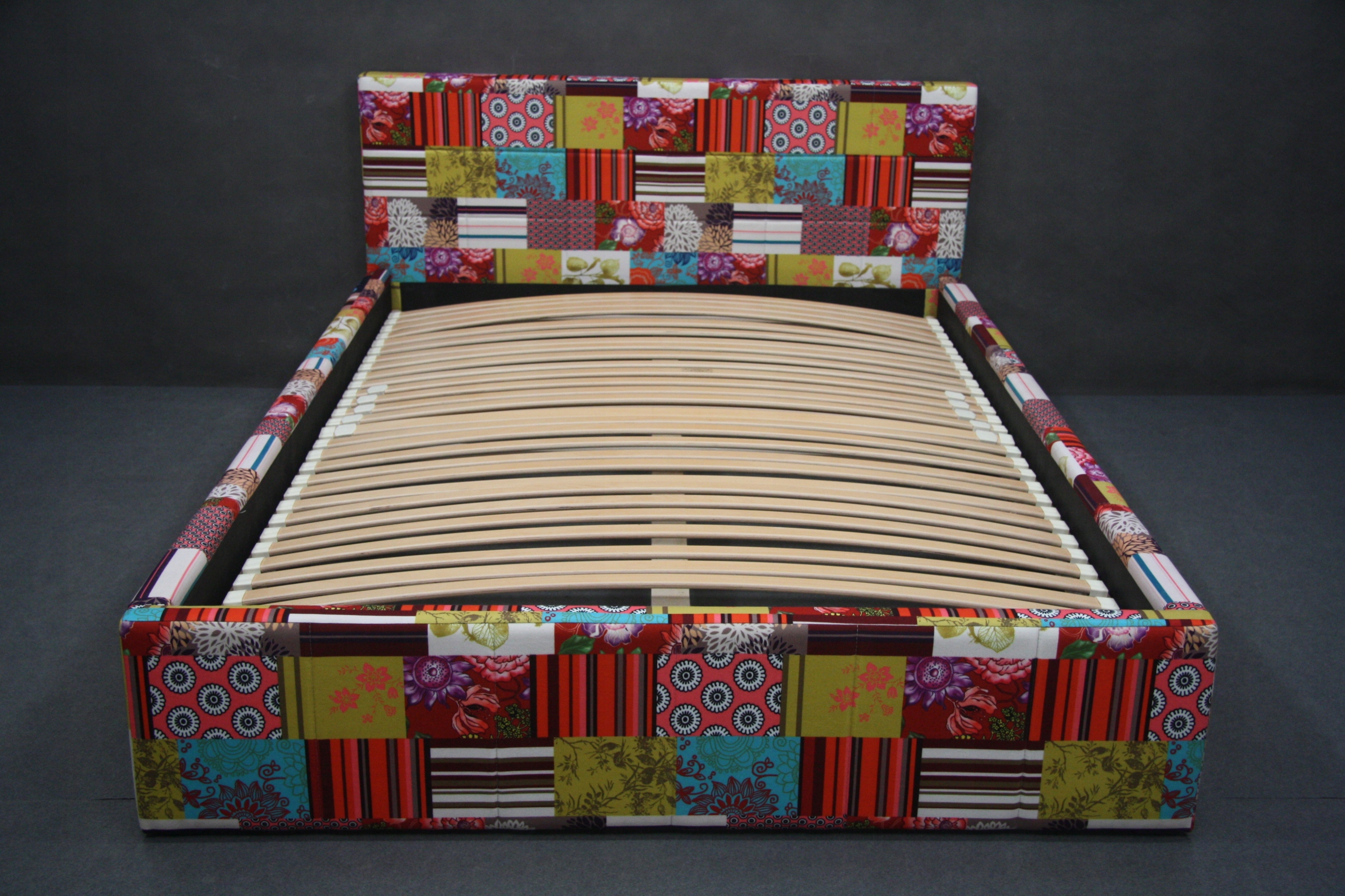 

Rama 140 x 200 cm Łóżko Tkanina Kolorowa Patchwork