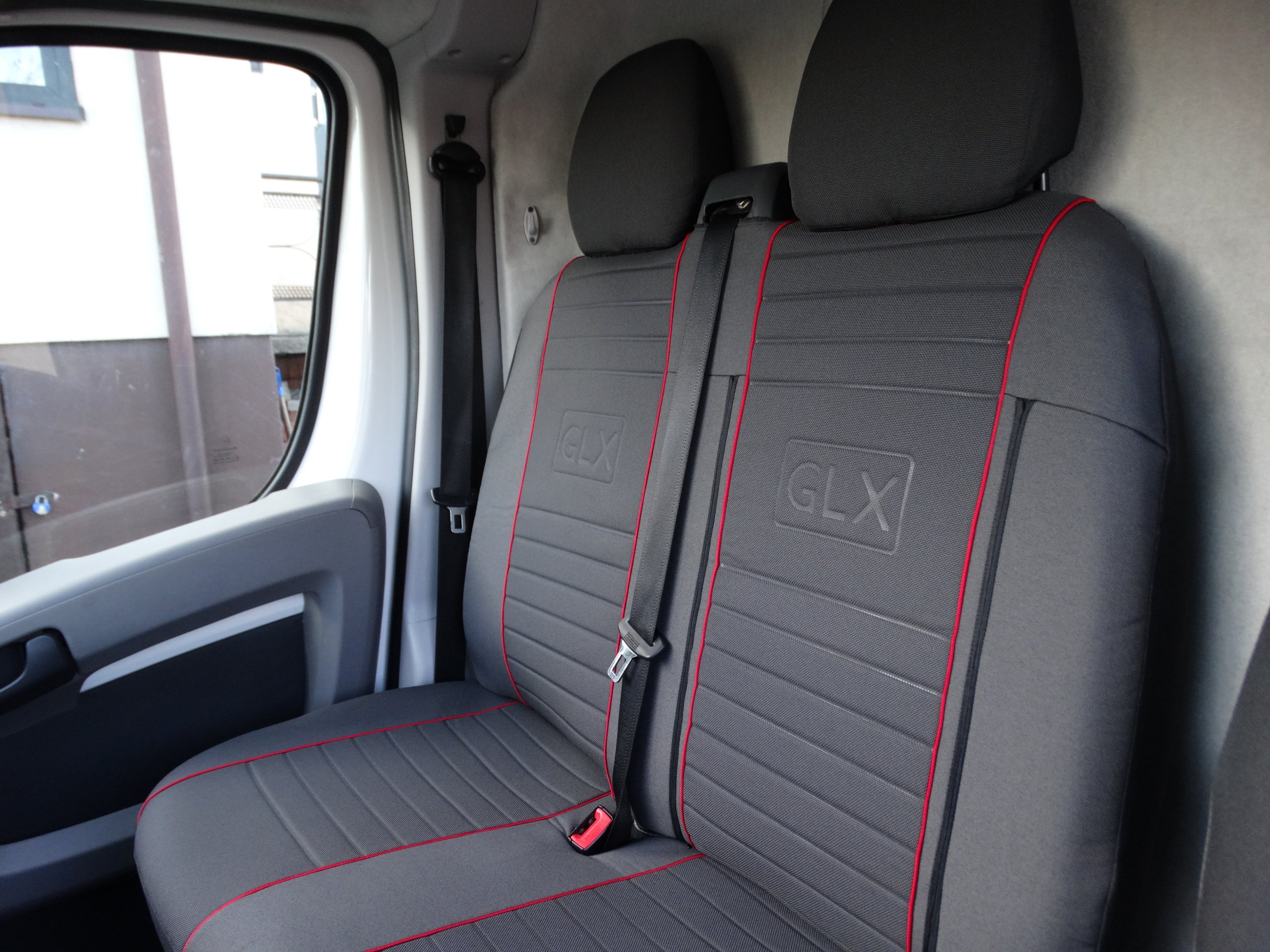 POKROWCE BUS 2+1 NOWY IVECO DAILY PO 2014r. MOCNE Model DAILY VI