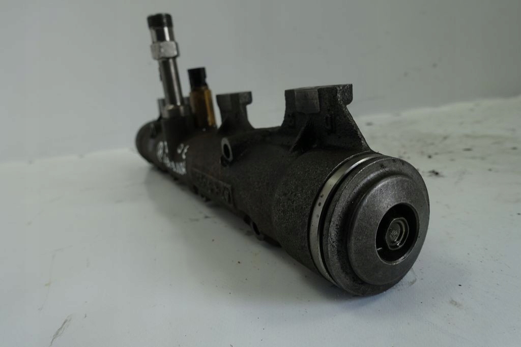 Opel Monterey 3 0 DTI 98 99 LISTWA WTRYSKOWA oryg Engine Type Diesel