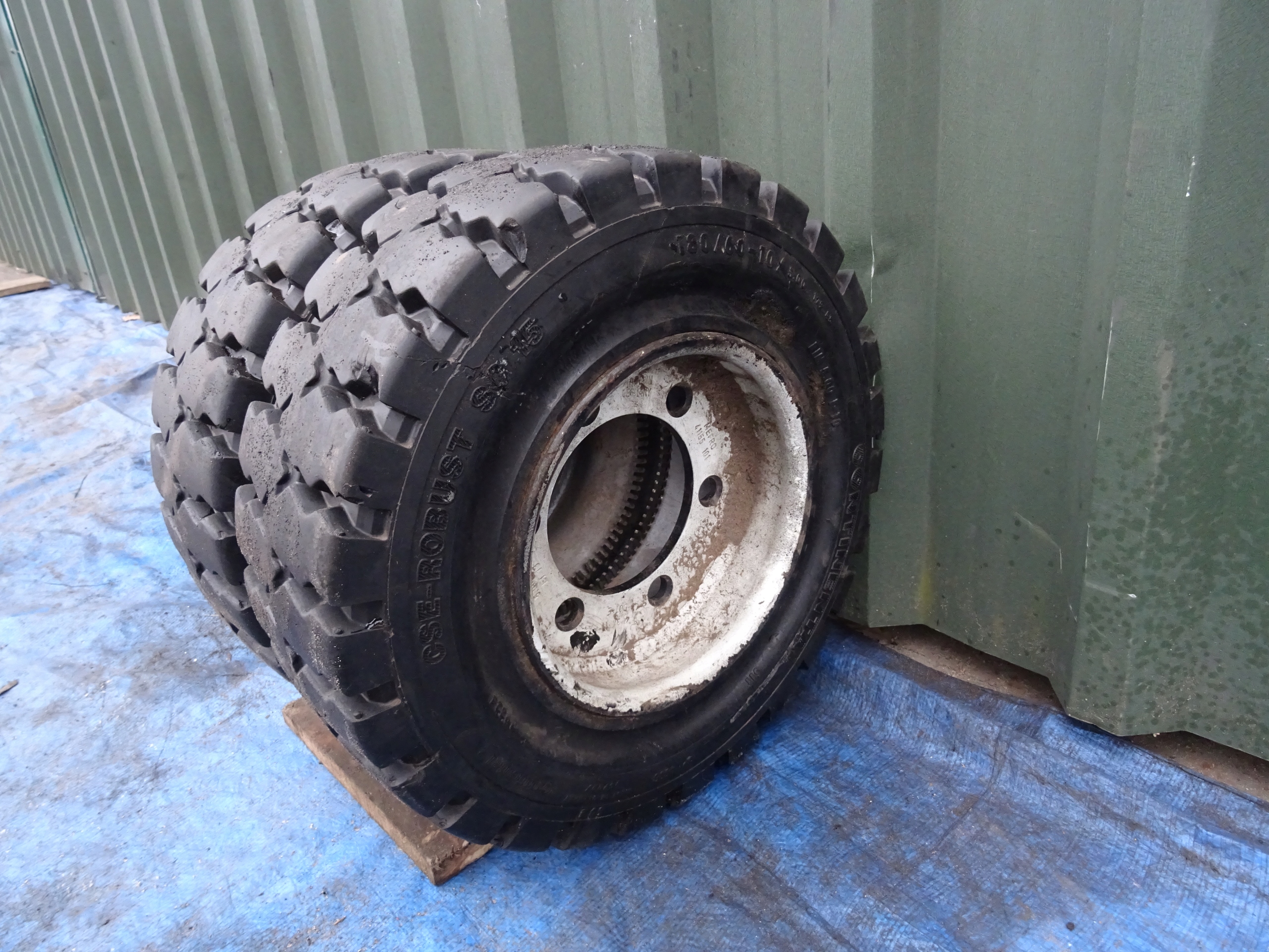 ШИНИ CONTINENTAL 180/60 R - 10