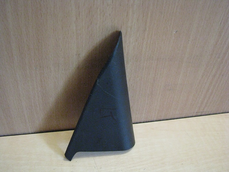 треугольник пластик дверь левая зад kia CEED I 06-12r