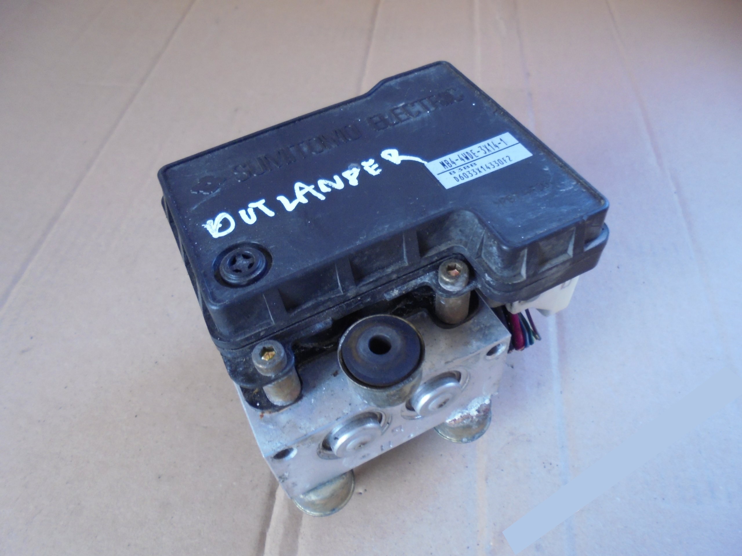 Блок абс аутлендер 1. Система абс mitsubishi outlander. Блок абс аутлендер. Блок абс митсубиси аутлендер xl. Блок абс аутлендер.