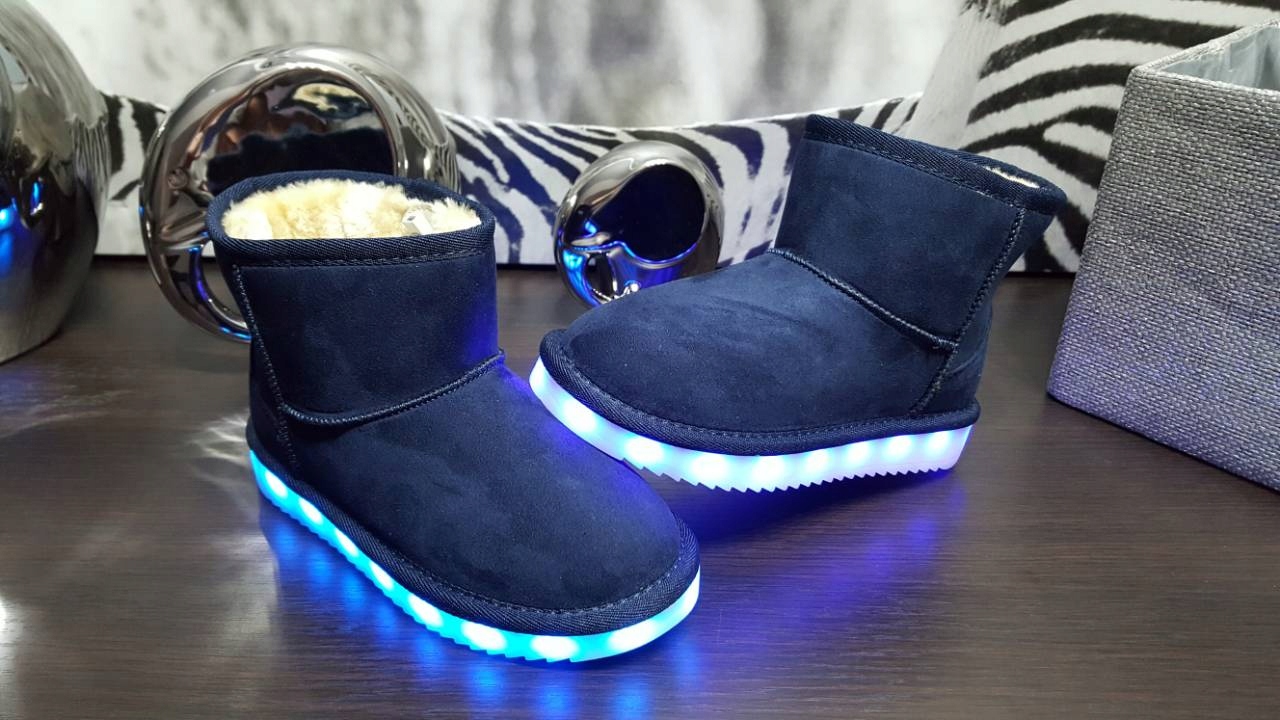 BUTY LED ŚNIEGOWCE EMULAKI GRANAT 11 MOTYWÓW R.32 Bohater brak