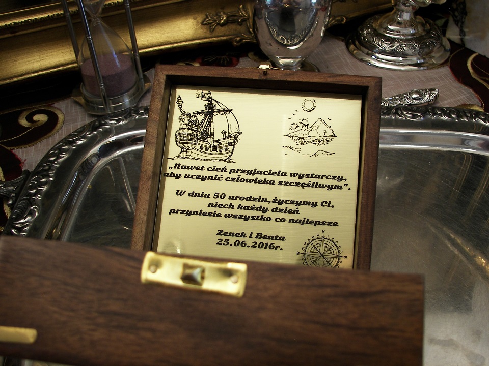 KARTY KOŚCI PUDEŁKO PALISNDER PREZENT TOP GRAWEr m Minimalna liczba graczy 2