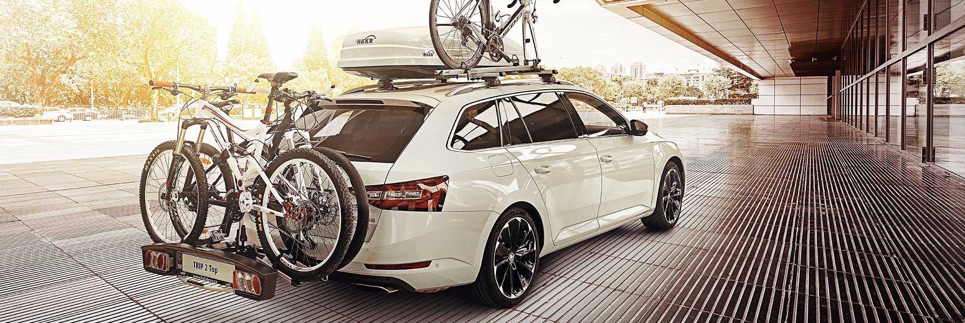 BOX dachowy 300 litrow 125cm czarny polysk mocny Color black