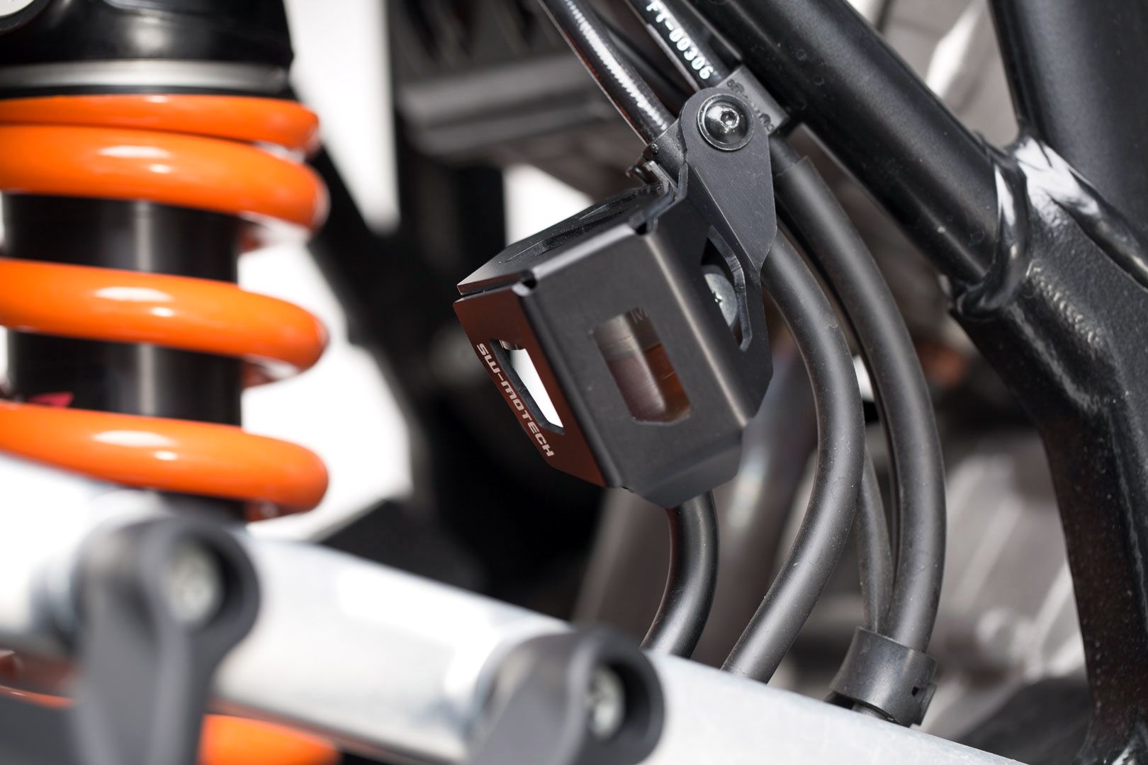 SCT.11.174.10000/S - Sw-MOTECH кришка резервуара для рідини KTM 1290 ADV