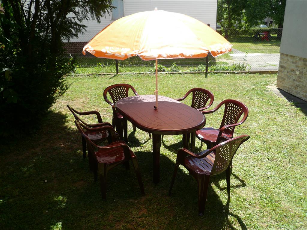 MOCNY OGRODOWY ZESTAW BORDO 6+1 DUŻY STÓŁ +PARASOL Producent OŁER