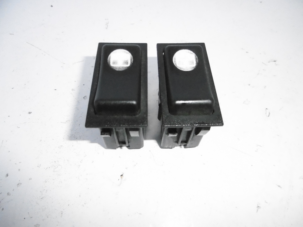 PRZEŁĄCZNIK ROLETY RENAULT MAGNUM