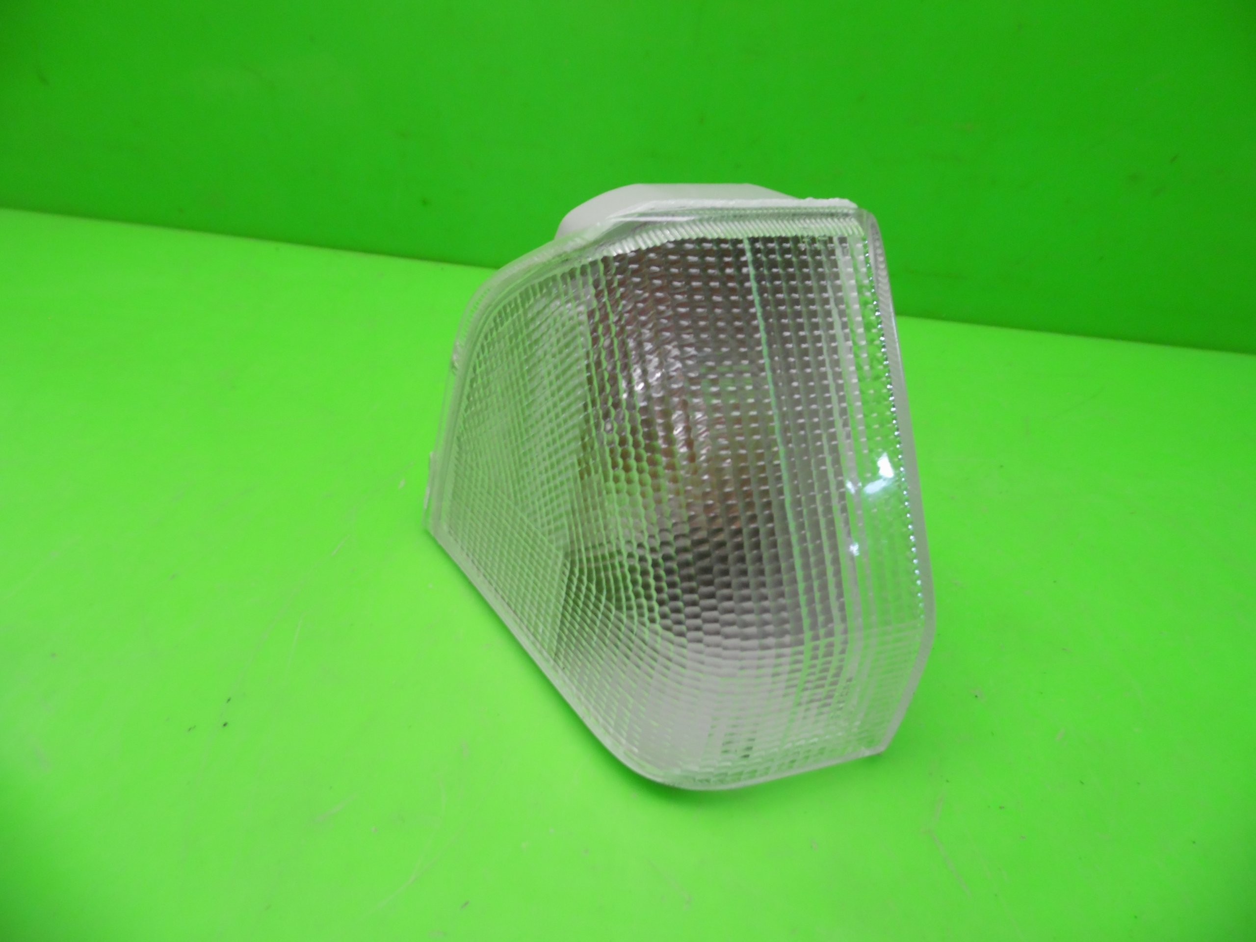 KIERUNKOWSKAZ PRZÓD PRAWY CITROEN BX II 86-93 Numer katalogowy części 552-1501R-AE