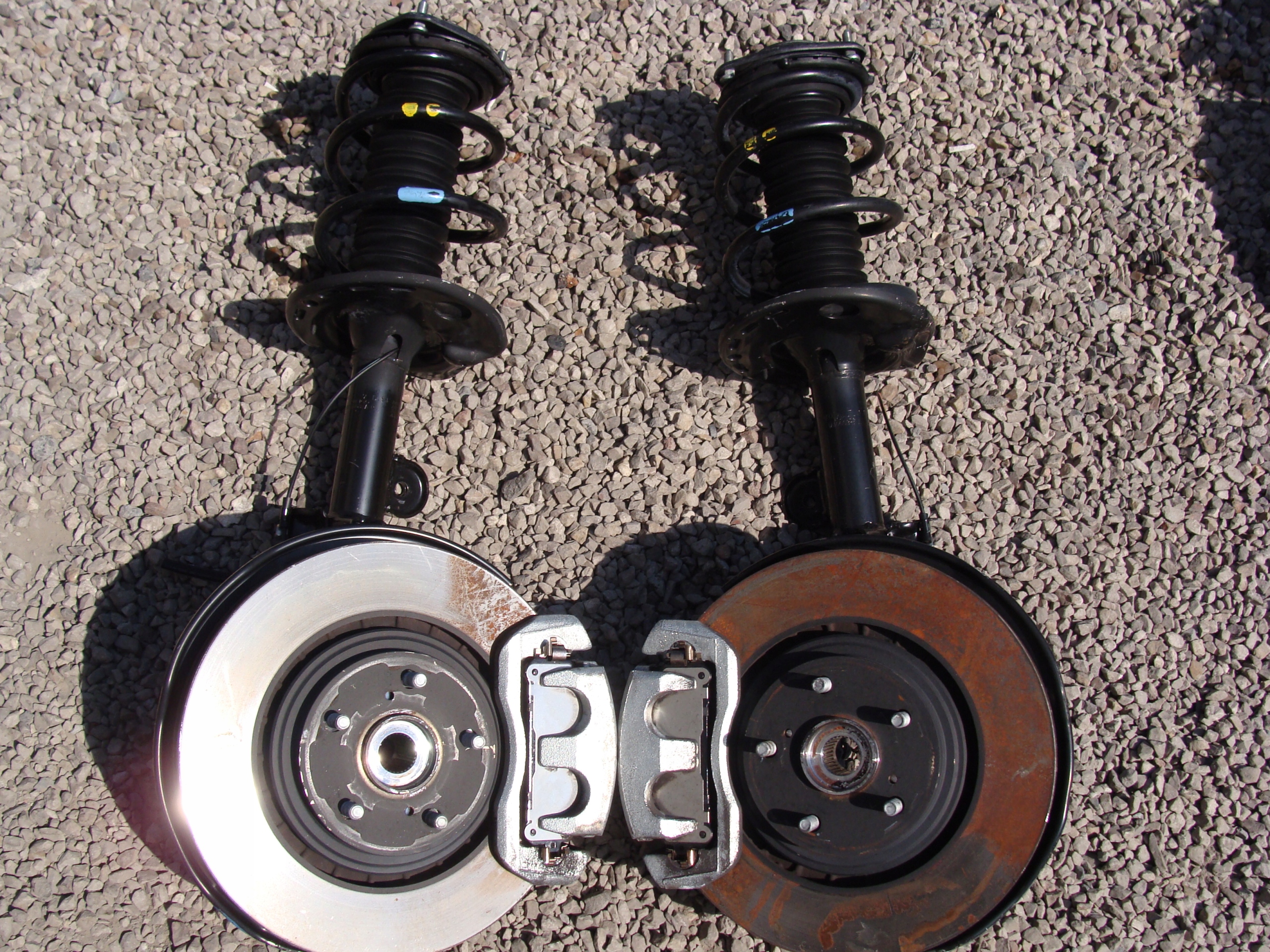 Кросовер амортизатор лівий RAV4 2017r !!!