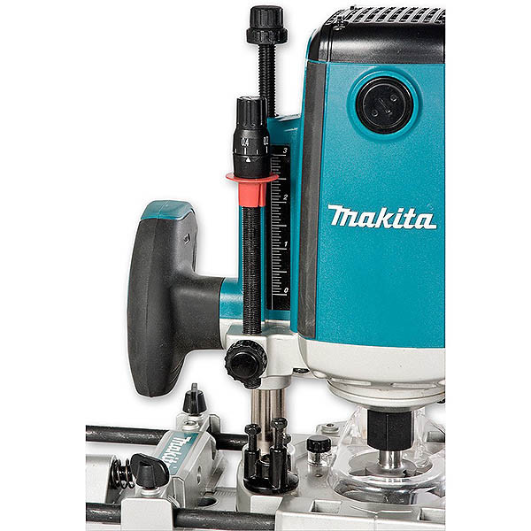 FREZARKA GÓRNOWRZECIONOWA MAKITA RP2301FCX 2100W Maksymalna głębokość frezowania 70 mm