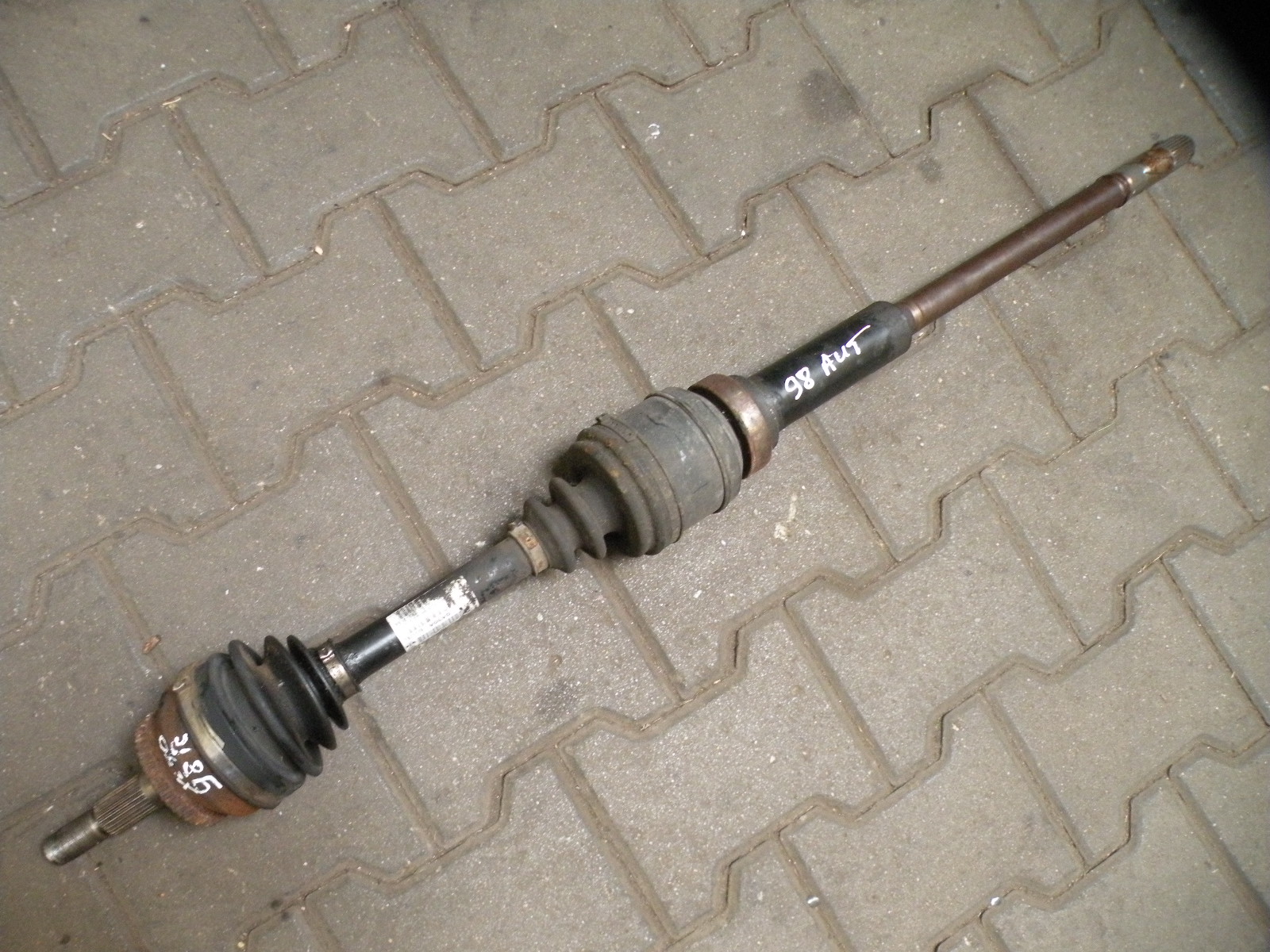 Volvo XC70 97-99-полуось правый автомат