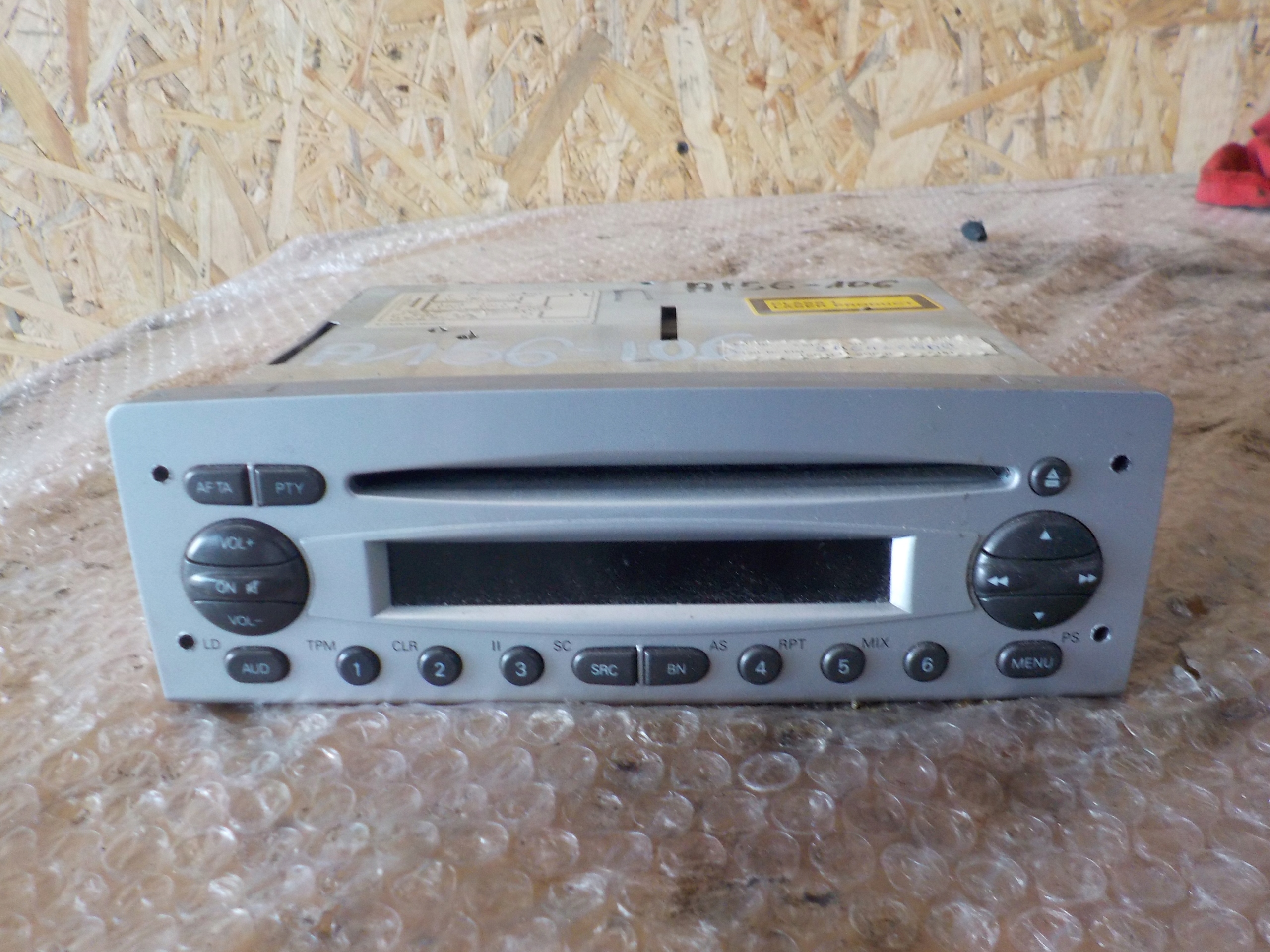 ALFA ROMEO 156 2 . 0 JTS RADIO CD 1560342090 Номер каталозі запчастини 1560342090 foto 0