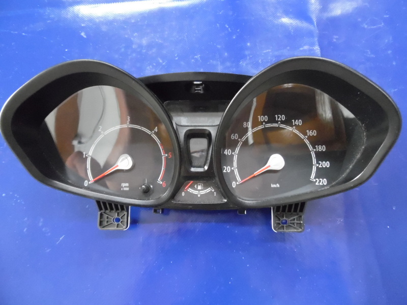 спидометр часы европа FORD Fiesta MK7 1.4