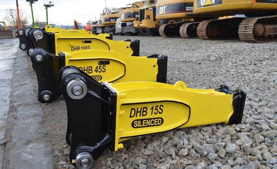 Mlot DHB 80S 780kg na koparki od 10 16 ton 2 groty Weight with packaging 900 kg