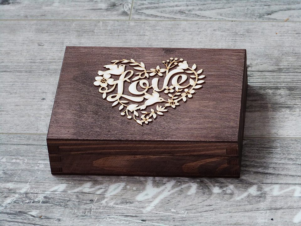 Pudełko na obrączki rustykalne z imionami i mchem Marka inny