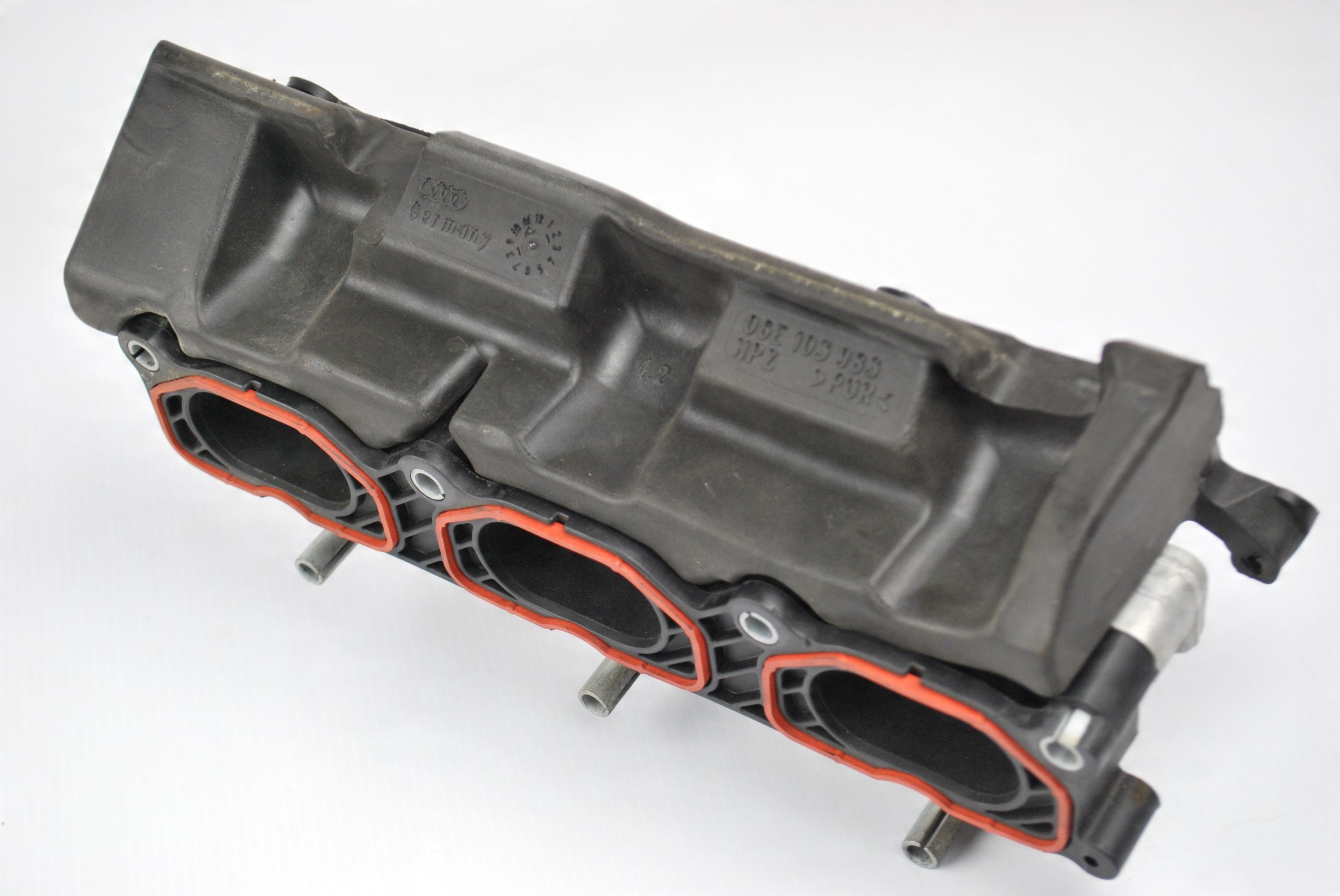 Колектор ssacy Audi A4 A5 A6 A7 A8 Q56e133109s