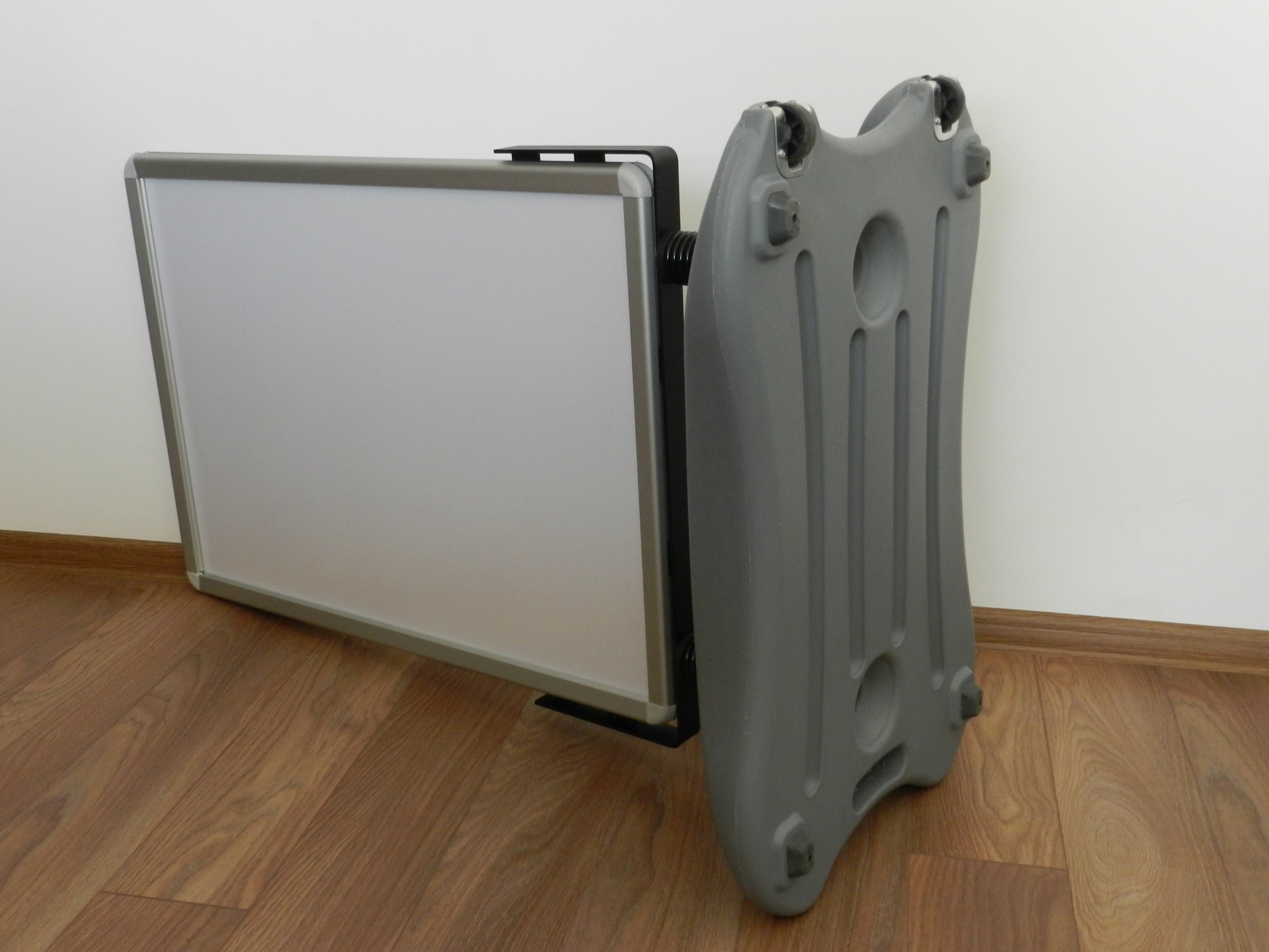 POTYKACZ REKLAMOWY B2 2STR. PODSTAWA NA WODĘ + FOLIA ANTYREF. PROFIL 33MM Rodzaj na plakat