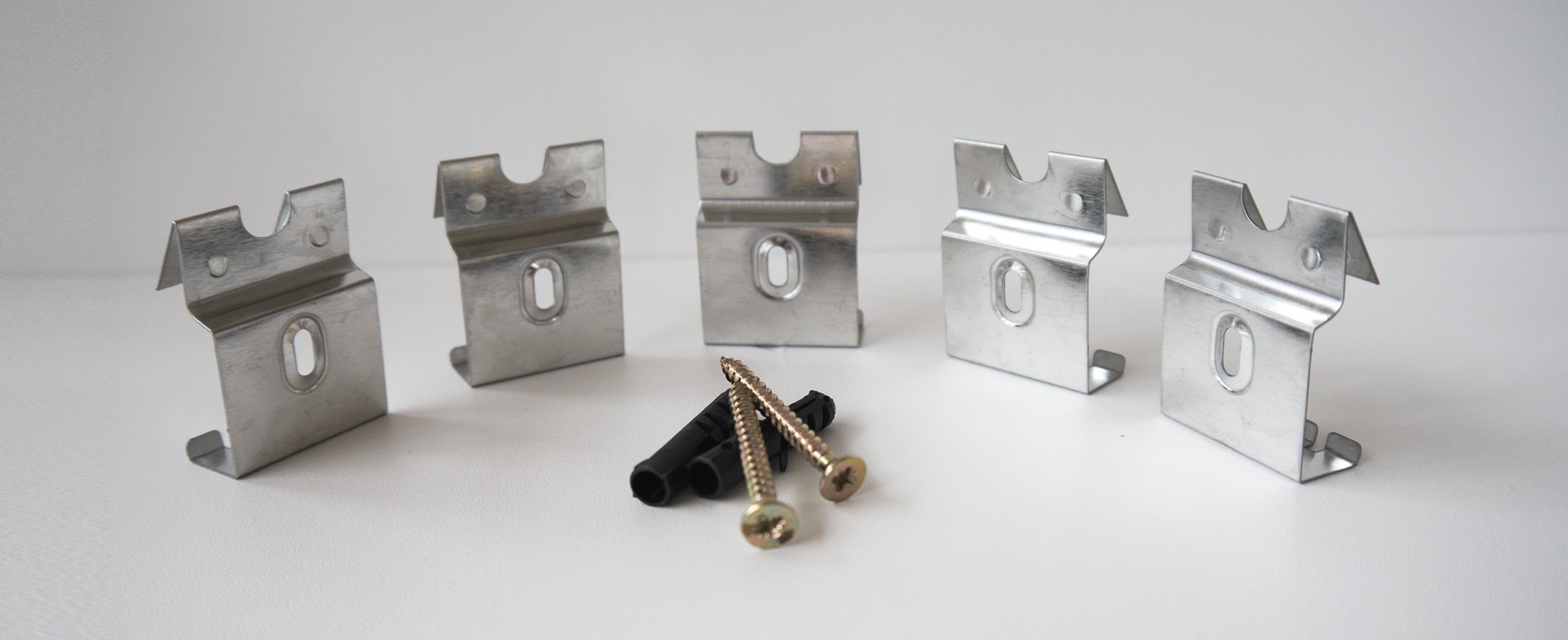 KLIPS MONTAŻOWY LISTWA PRZYPODŁOGOWA BIAŁA KLAMRA Szerokość 27 mm