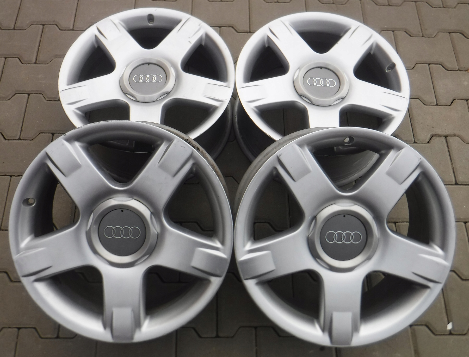 4× Диск алюминиевый Audi OE A4 b6 b7 7.5