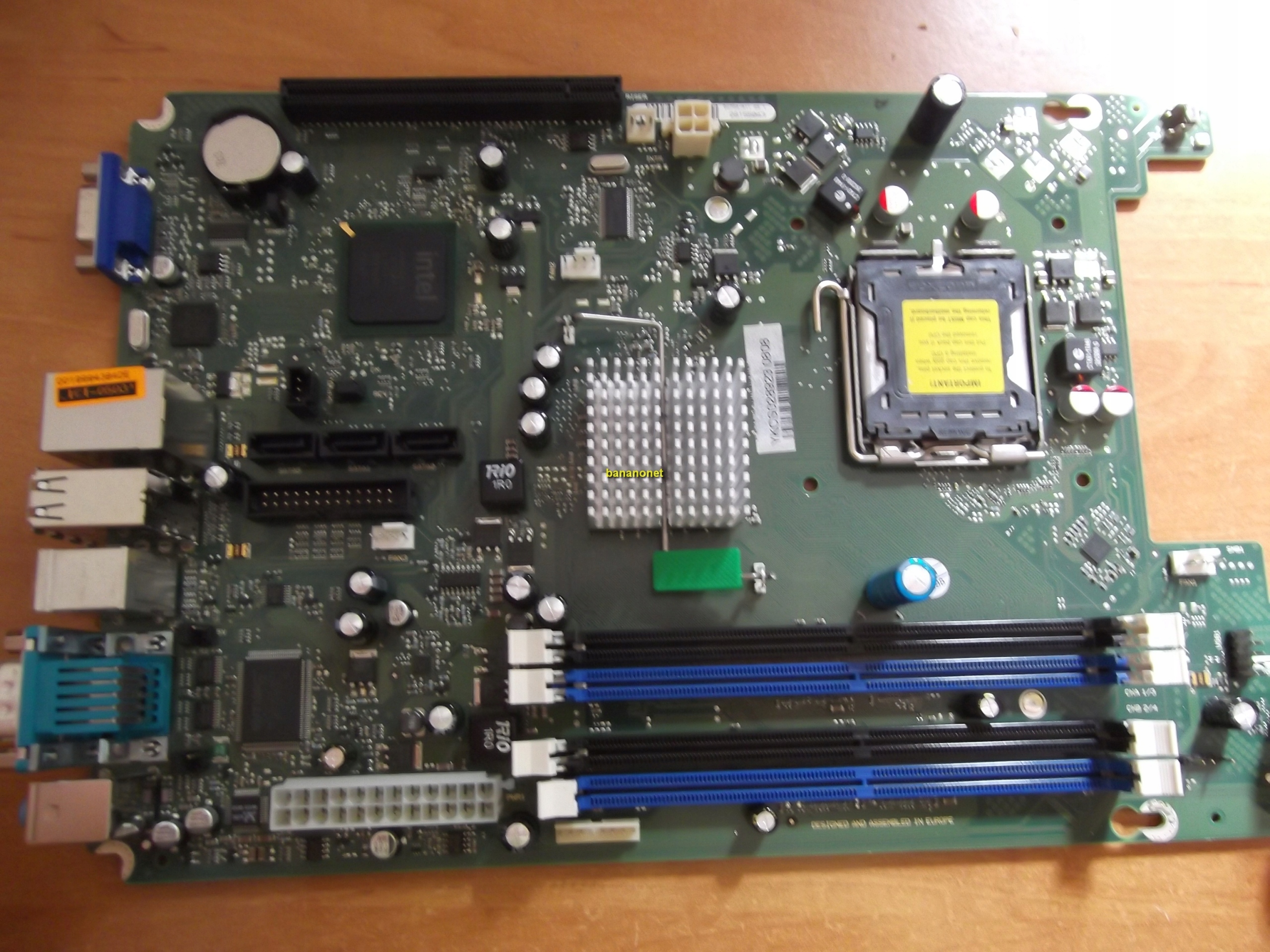 Základná doska Fujitsu D2764 Intel iQ33 DDR2 GW FV Podporované procesory Intel
