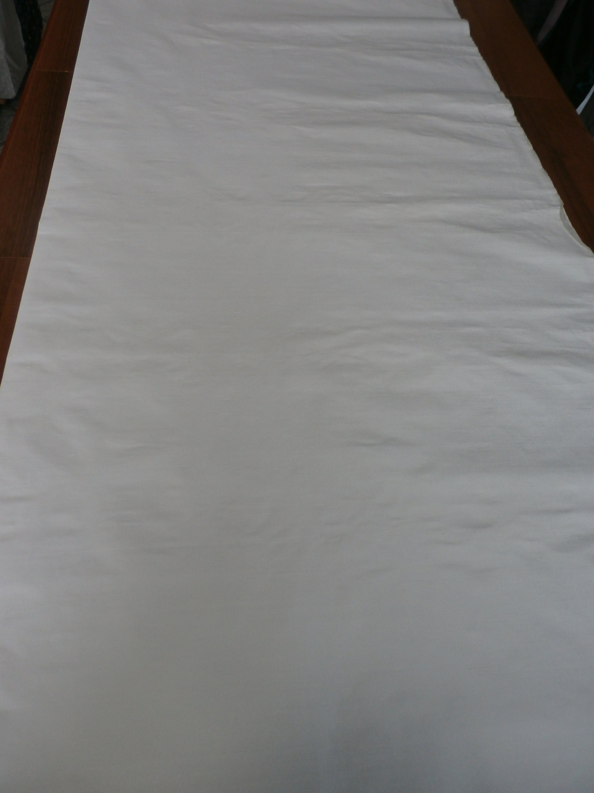 bílý hedvábný šantung