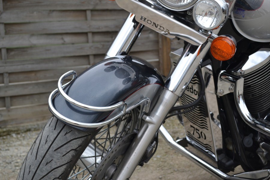 RELING NA PRZEDNI BŁOTNIK SHADOW VT 750 C2 Producent Motonautilus