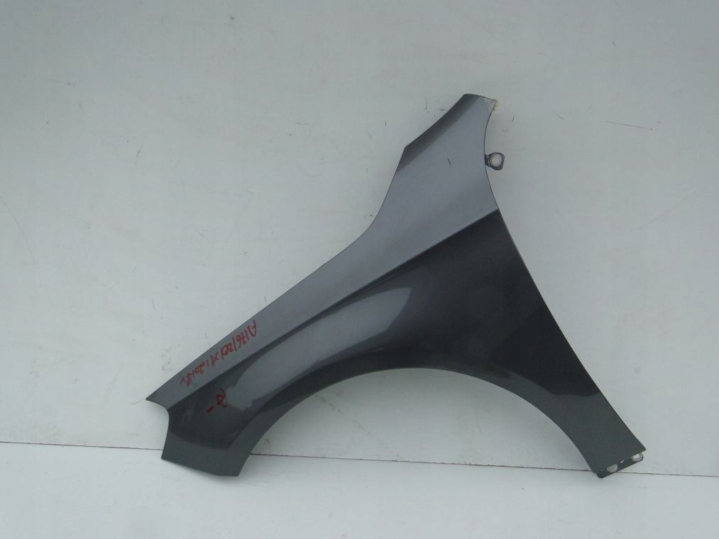 MERCEDES A KLASA W176 176 BŁOTNIK LEWY PRZEDNI Numer katalogowy części A1768810101