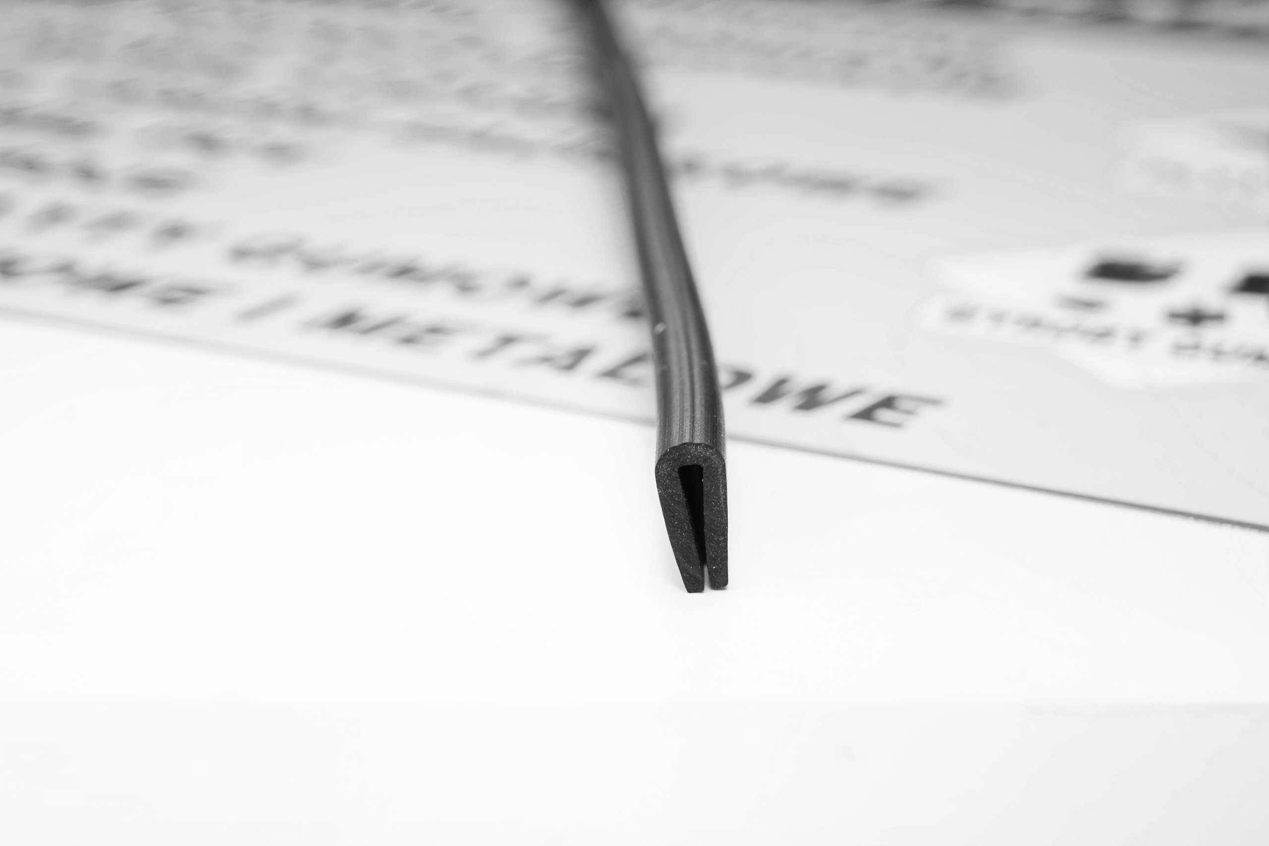 USZCZELKA OSŁONA NA RANT KRAWĘDŹ KRAWĘDZIOWA TYP:U Marka inna