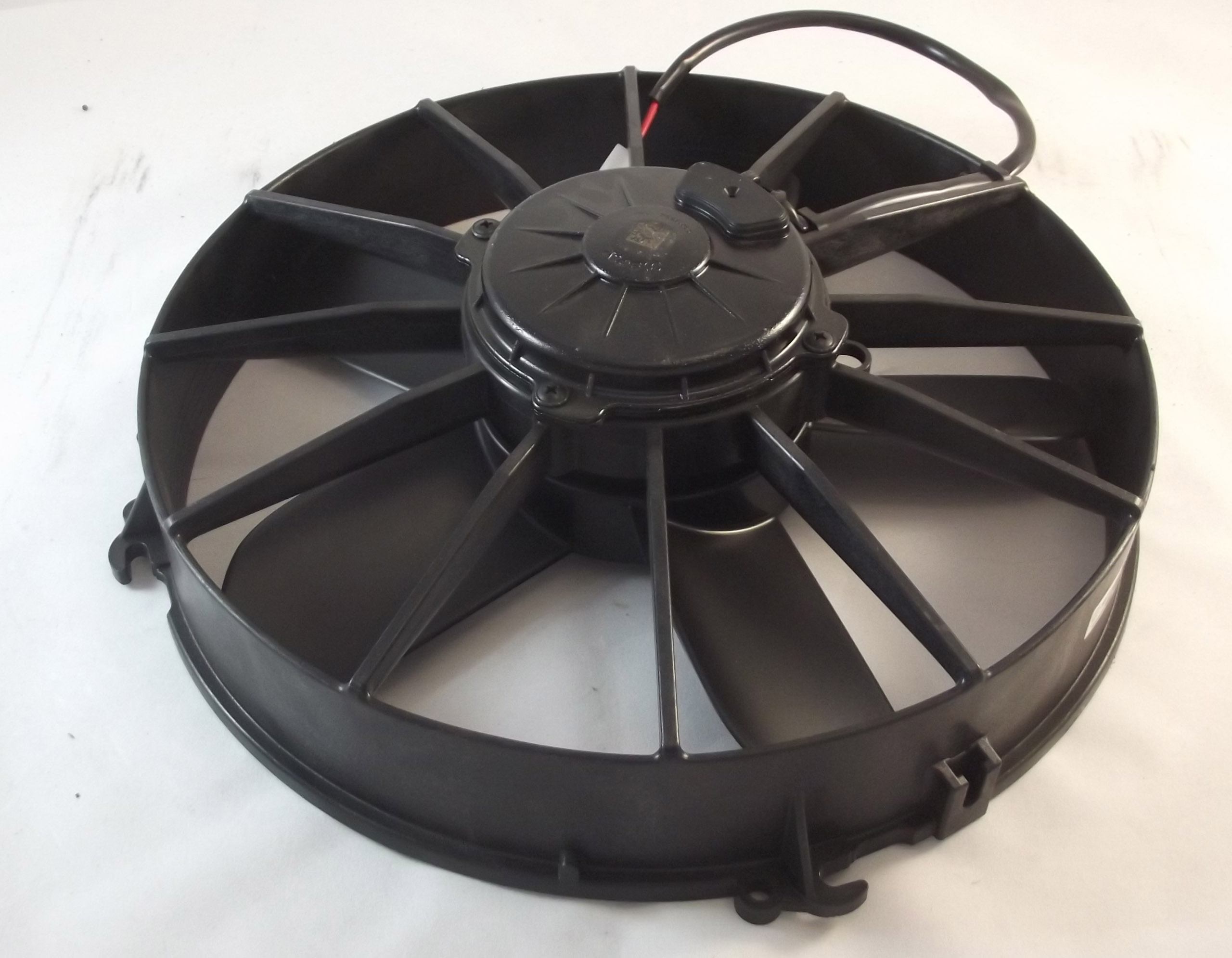 WENTYLATOR SPAL VA01-AP70/LL-36A - 305MM SSĄCY 12V Numer katalogowy części VA01-AP70/LL-36A