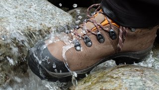 IMPREGNAT HYDROFOBOWY DO ODZIEŻY OBUWIA 500 ml Producent Motip