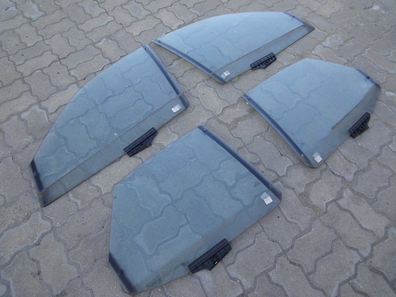 AUDI A8 D2 боковое стекло двойная дверь ПД л