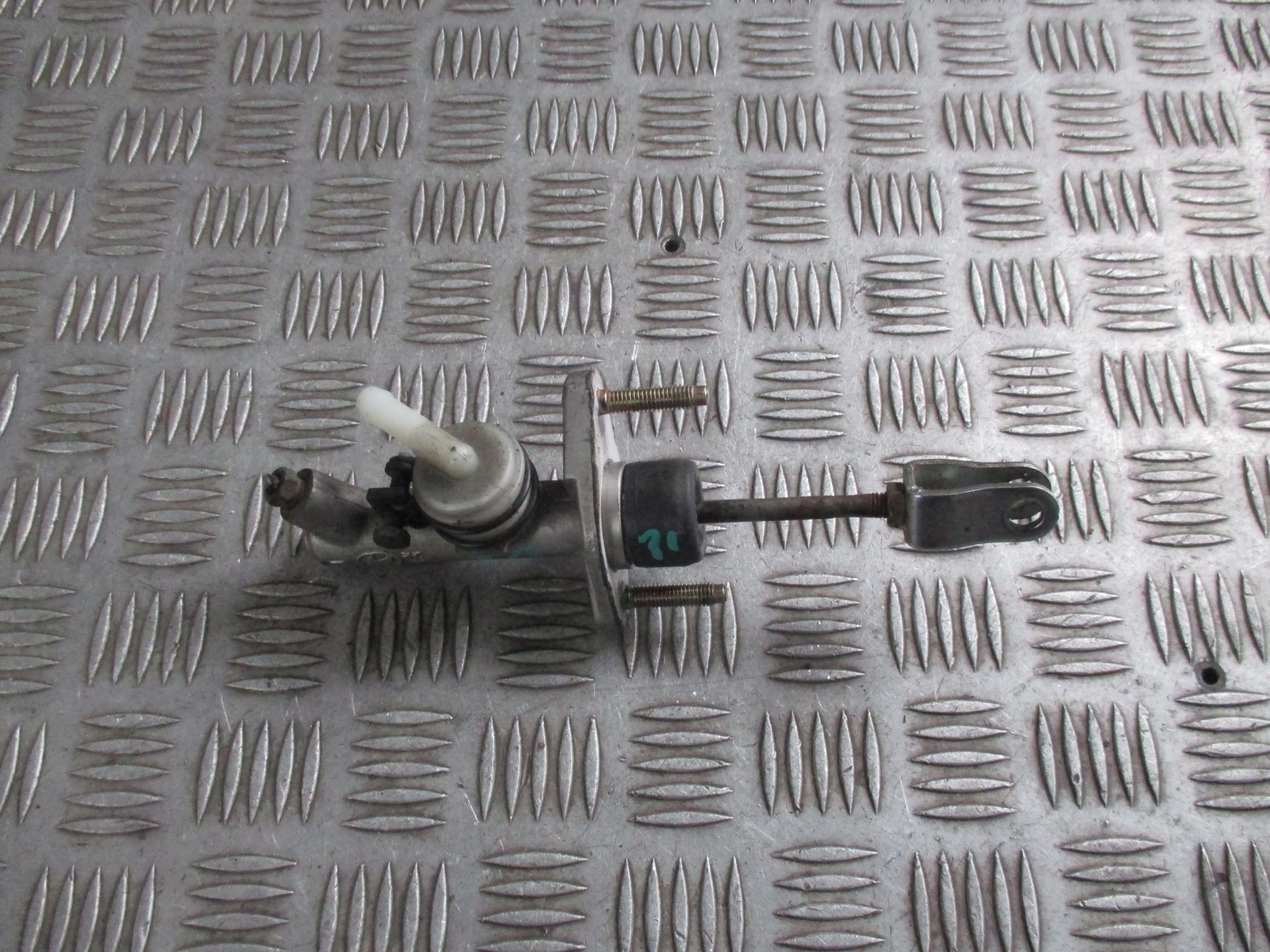 POMPKA SPRZĘGŁA HYUNDAI GETZ 02-05r Producent części Inny