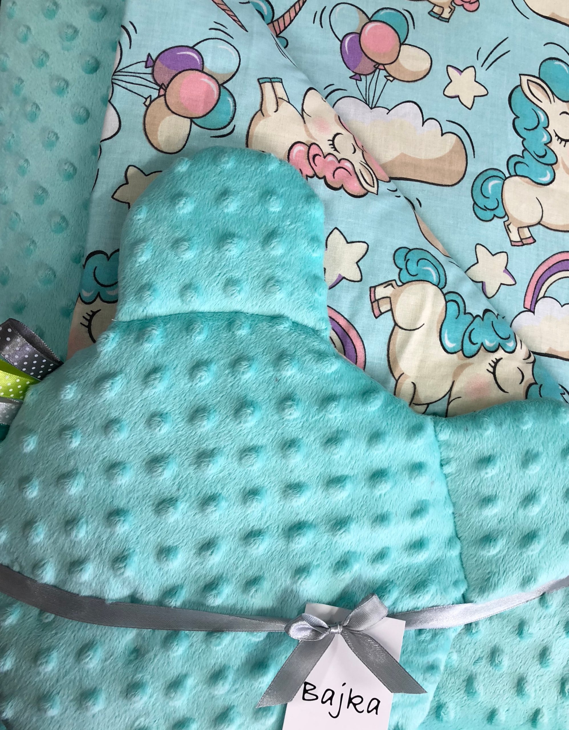 

Kocyk minky z poduszką misio 75x100 różne ocieple